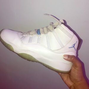 Air Jordan- Men’s- Retro “Legend Blue”- size 7